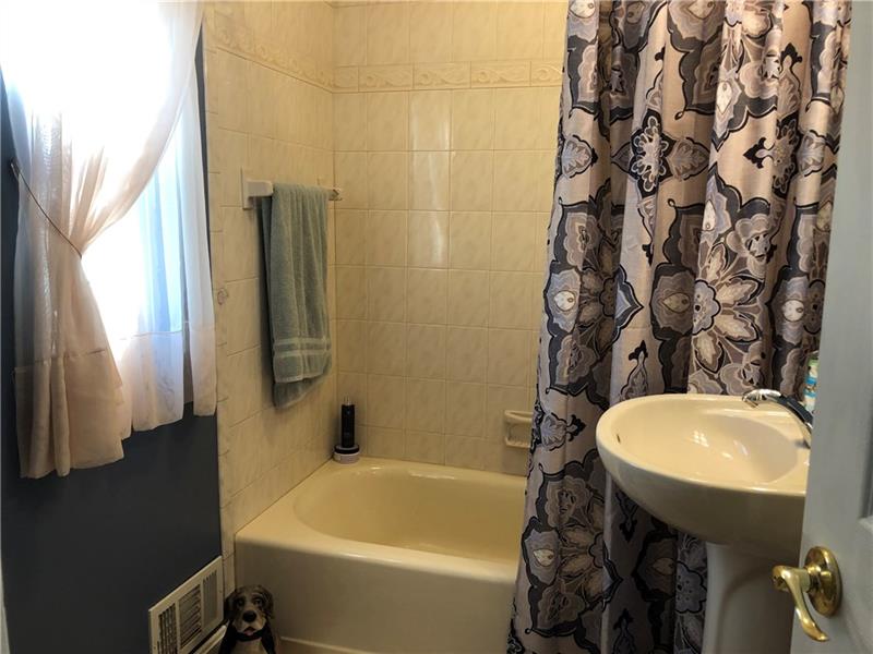 14 East Willock Road Pittsburgh, PA 15227 - Photo 11 of 18 Gallery Image 11