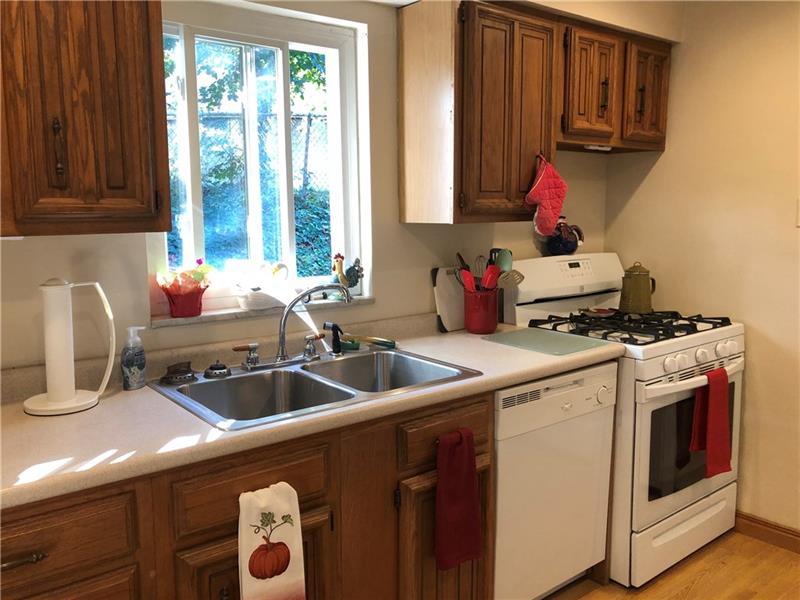 14 East Willock Road Pittsburgh, PA 15227 - Photo 7 of 18 Gallery Image 7