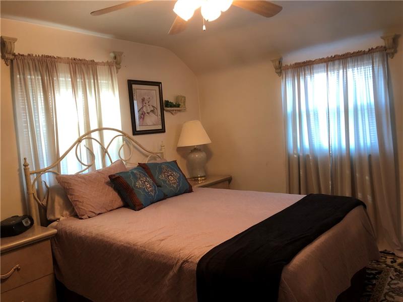 14 East Willock Road Pittsburgh, PA 15227 - Photo 10 of 18 Gallery Image 10