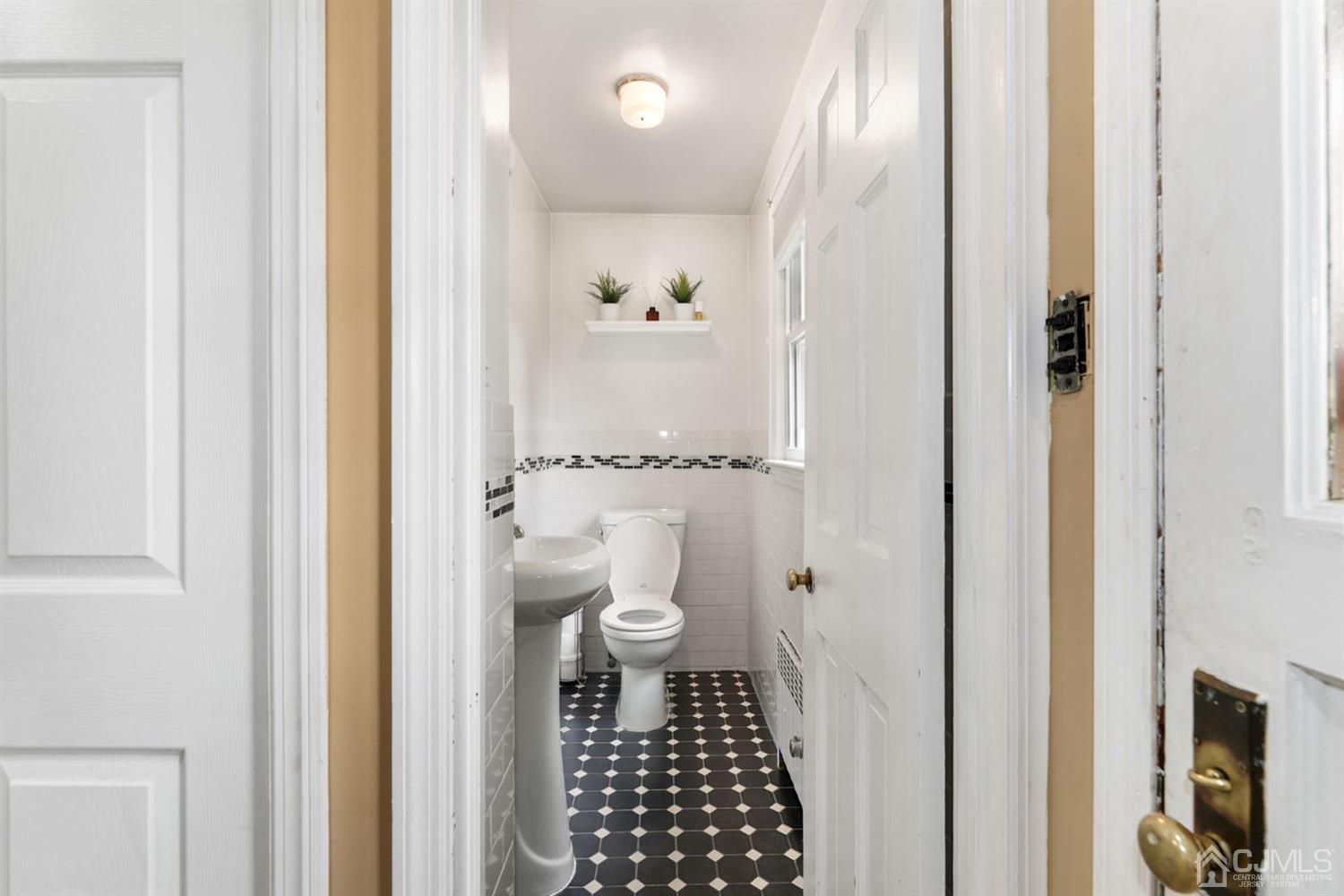 13 Edgewood Road Linden, NJ 07036 - Photo 8 of 14 a bathroom with a toilet