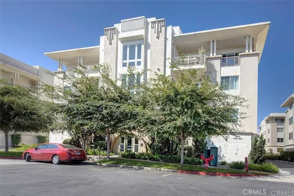 $4,900 | 13019 Park Hawthorne Ca, Hawthorne, CA 90250