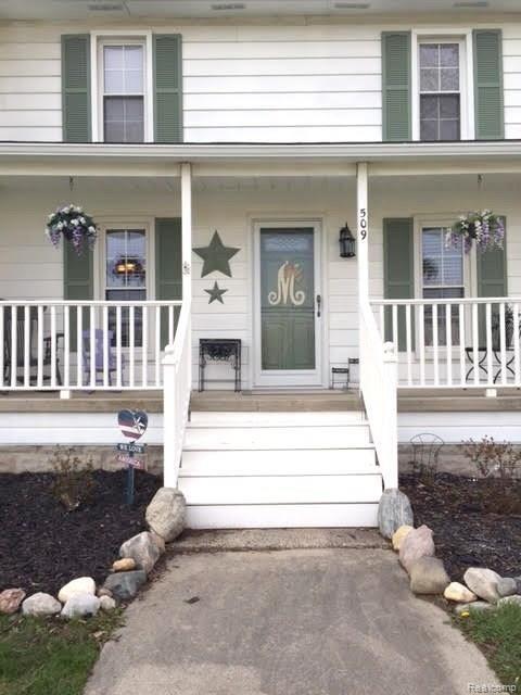 509 Carleton Rockwood Road Carleton, MI 48117 - Photo 2 of 19 509 Carleton Rockwood Porch.jpg