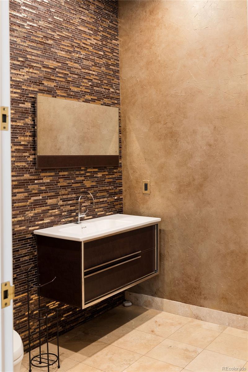 9 Sedgwick Drive Englewood, CO 80113 - Photo 18 of 49