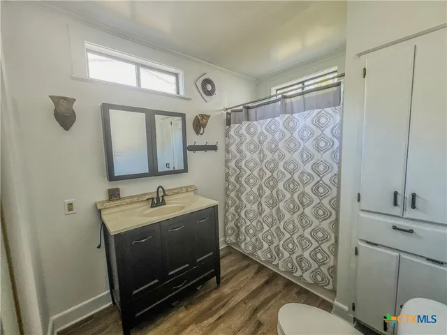 $295,000 | 207 Hubbard Street, Yoakum, TX 77995