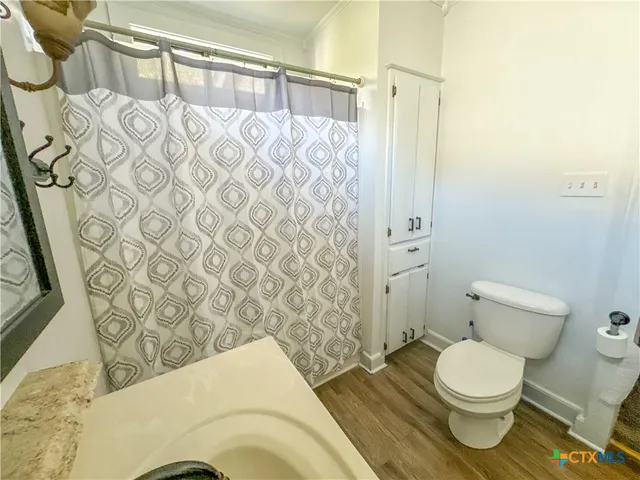 $295,000 | 207 Hubbard Street, Yoakum, TX 77995