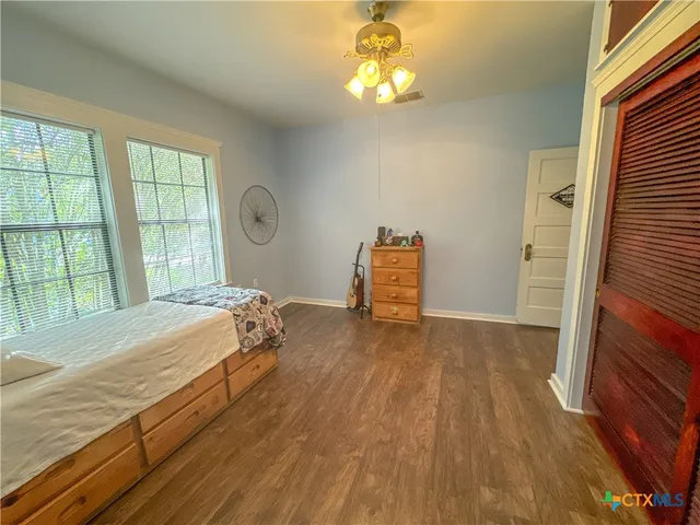 $295,000 | 207 Hubbard Street, Yoakum, TX 77995