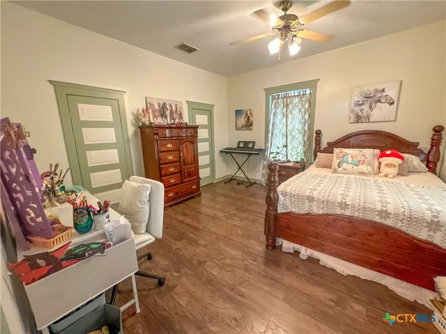 $295,000 | 207 Hubbard Street, Yoakum, TX 77995