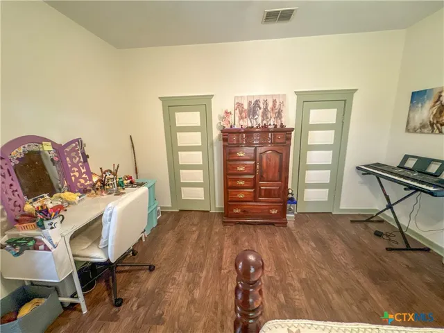 $295,000 | 207 Hubbard Street, Yoakum, TX 77995