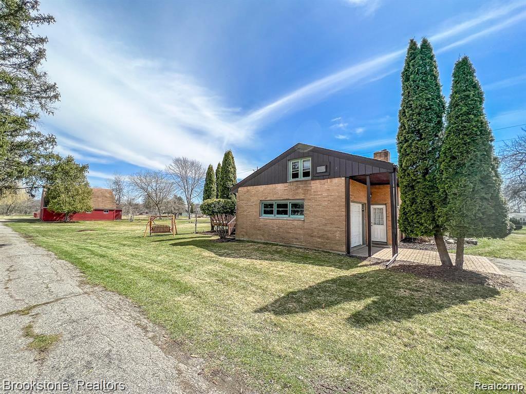 8335 Fenton Road Grand Blanc, MI 48439 - Photo 3 of 53 HardyMediaCompany-6367.jpg