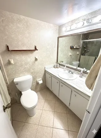 $2,100 | 737 Southeast 1st Way, Unit 302, Deerfield Beach, FL 33441