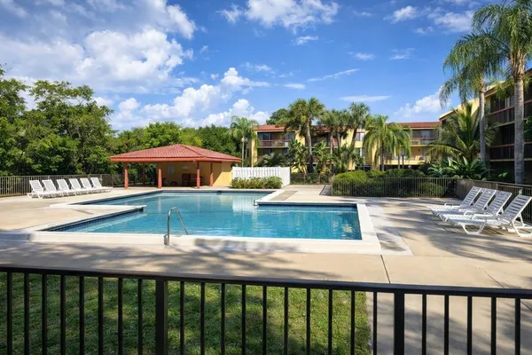 $2,100 | 737 Southeast 1st Way, Unit 302, Deerfield Beach, FL 33441