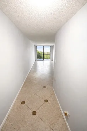 $2,100 | 737 Southeast 1st Way, Unit 302, Deerfield Beach, FL 33441