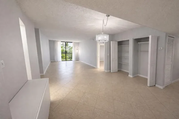 $2,100 | 737 Southeast 1st Way, Unit 302, Deerfield Beach, FL 33441
