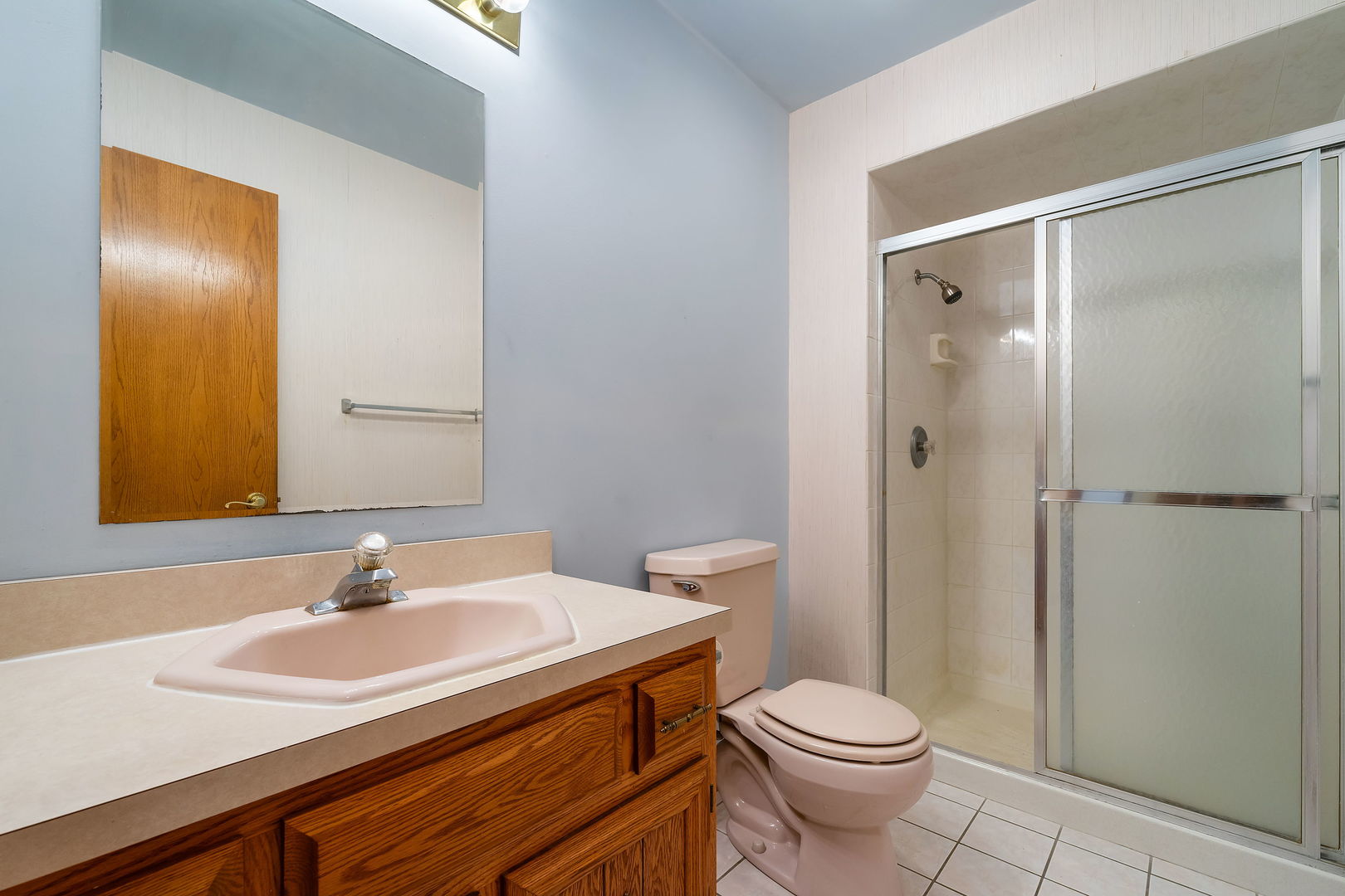 801 Eagle Creek Road Elwood, IL 60421 - Photo 10 of 17 a bathroom with a sink toilet and shower