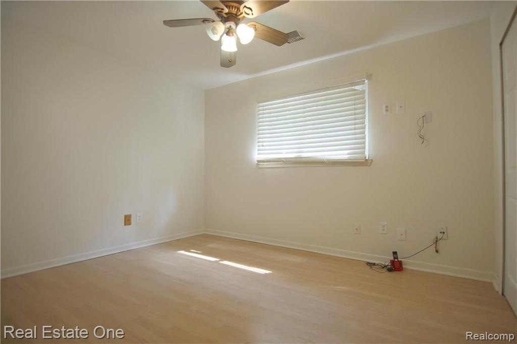 23074 Tuck Road Farmington, MI 48336 - Photo 13 of 17