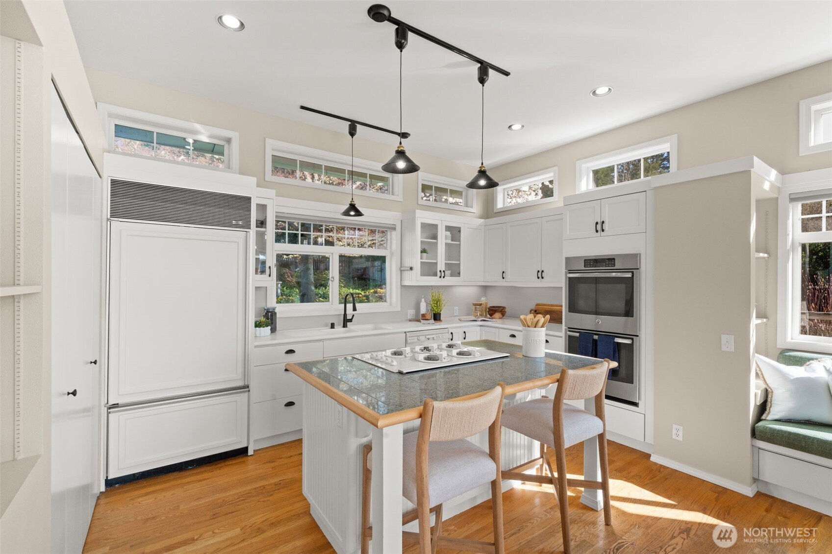 14735 Henderson Road Northeast Bainbridge Island, WA 98110 - Photo 13 of 35