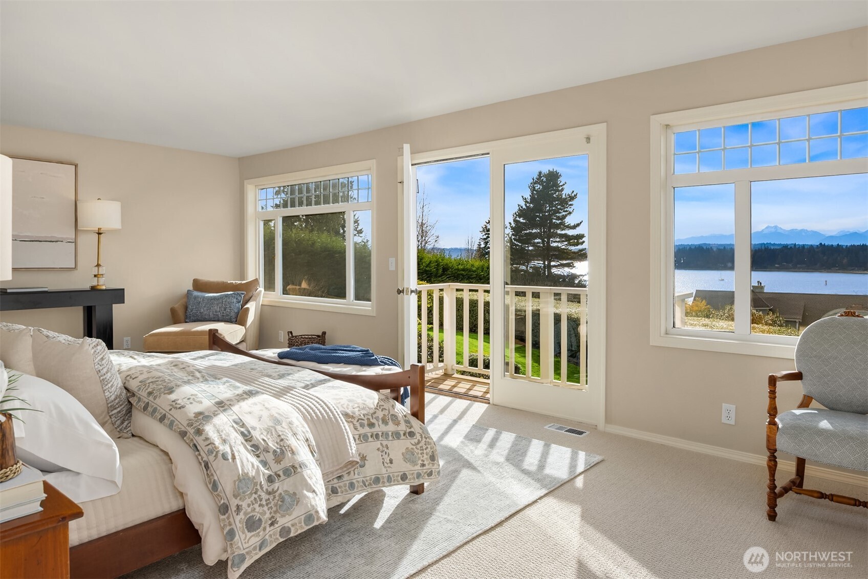 14735 Henderson Road Northeast Bainbridge Island, WA 98110 - Photo 17 of 35