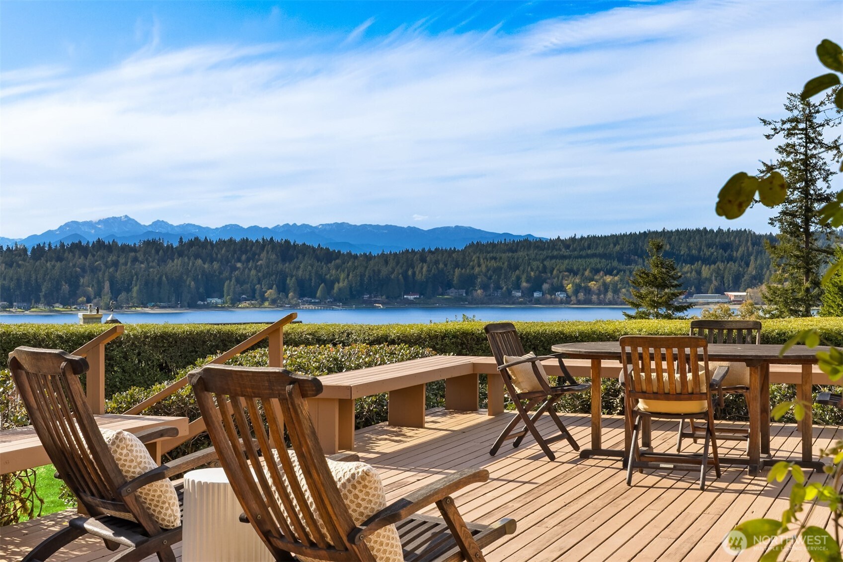 14735 Henderson Road Northeast Bainbridge Island, WA 98110 - Photo 4 of 35