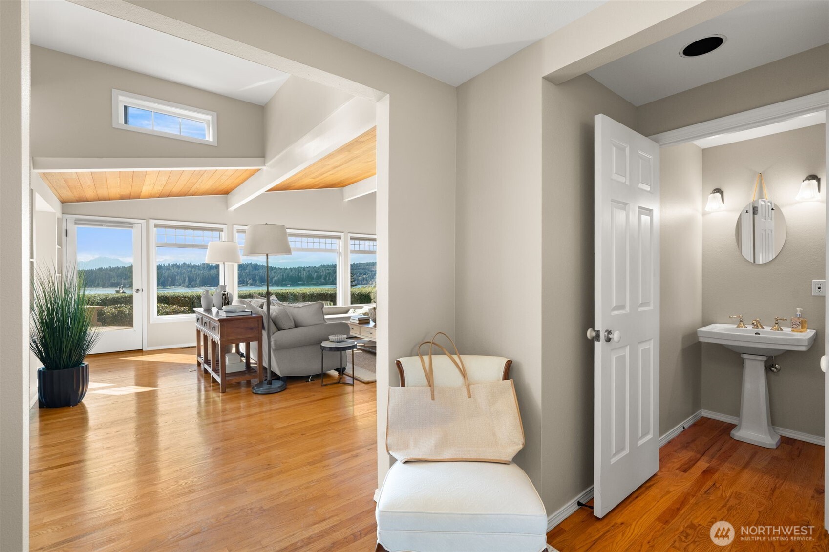 14735 Henderson Road Northeast Bainbridge Island, WA 98110 - Photo 6 of 35