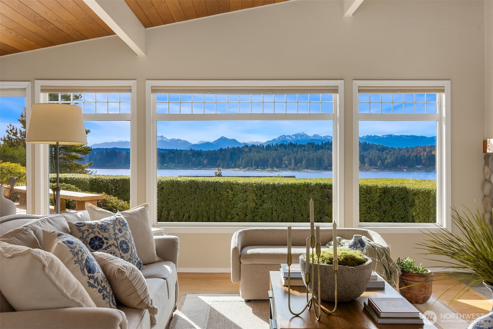 14735 Henderson Road Northeast Bainbridge Island, WA 98110 - Photo 7 of 35