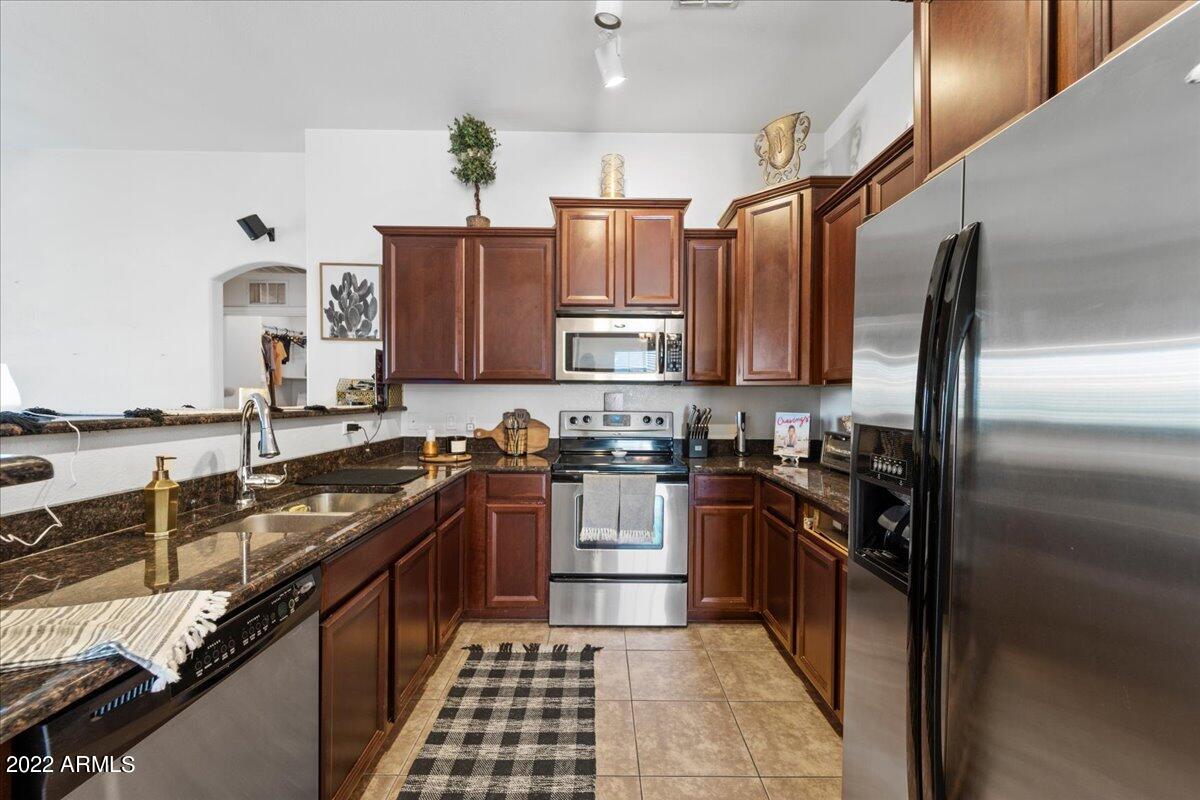 280 South Evergreen Road, Unit 1255 Tempe, AZ 85288 - Photo 4 of 8 Kitchen