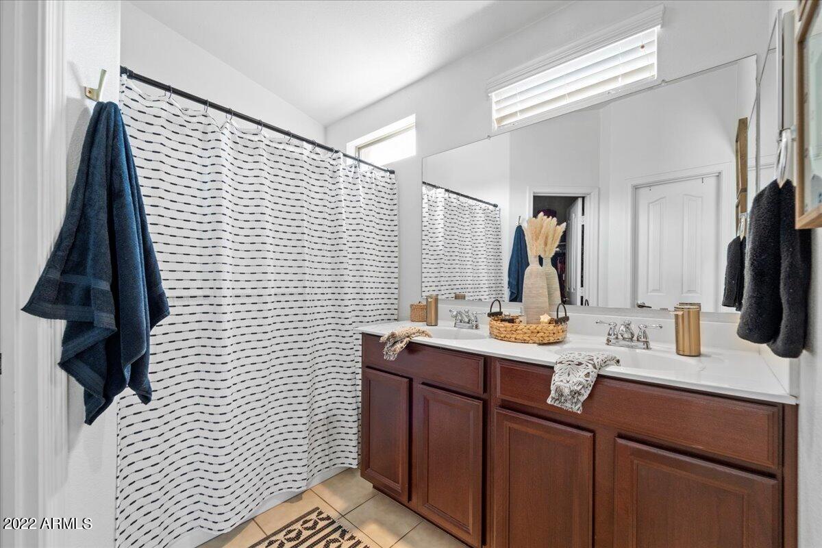280 South Evergreen Road, Unit 1255 Tempe, AZ 85288 - Photo 6 of 8 Primary Bathroom