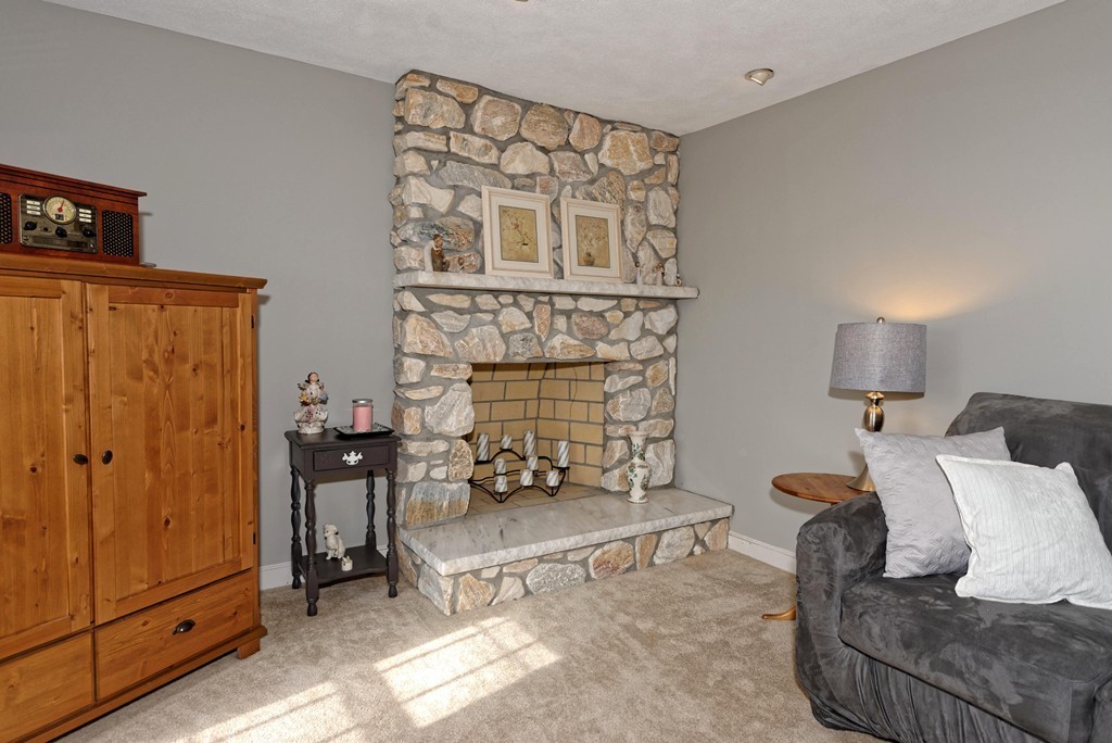49 Old Bolton Road Hudson, MA 01749 - Photo 3 of 30 Gallery Image 3