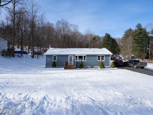 $310,000 | 30 Mahican Manor, Cairo, NY 12482