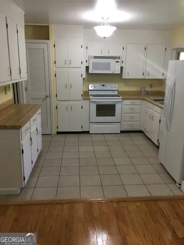 $329,000 | 825 South Forest Lake Drive, Macon, GA 31210