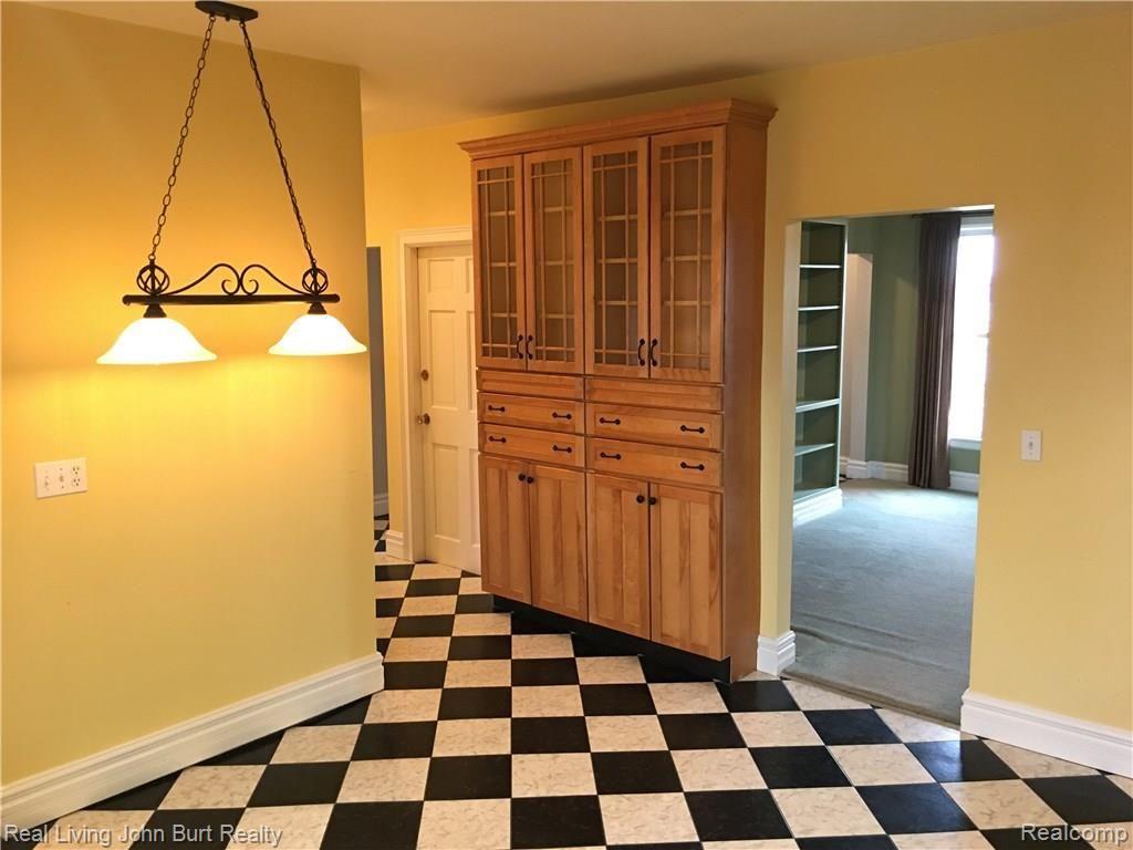 2174 Hadley Road Lapeer, MI 48446 - Photo 8 of 40 Built in keeping cabinets