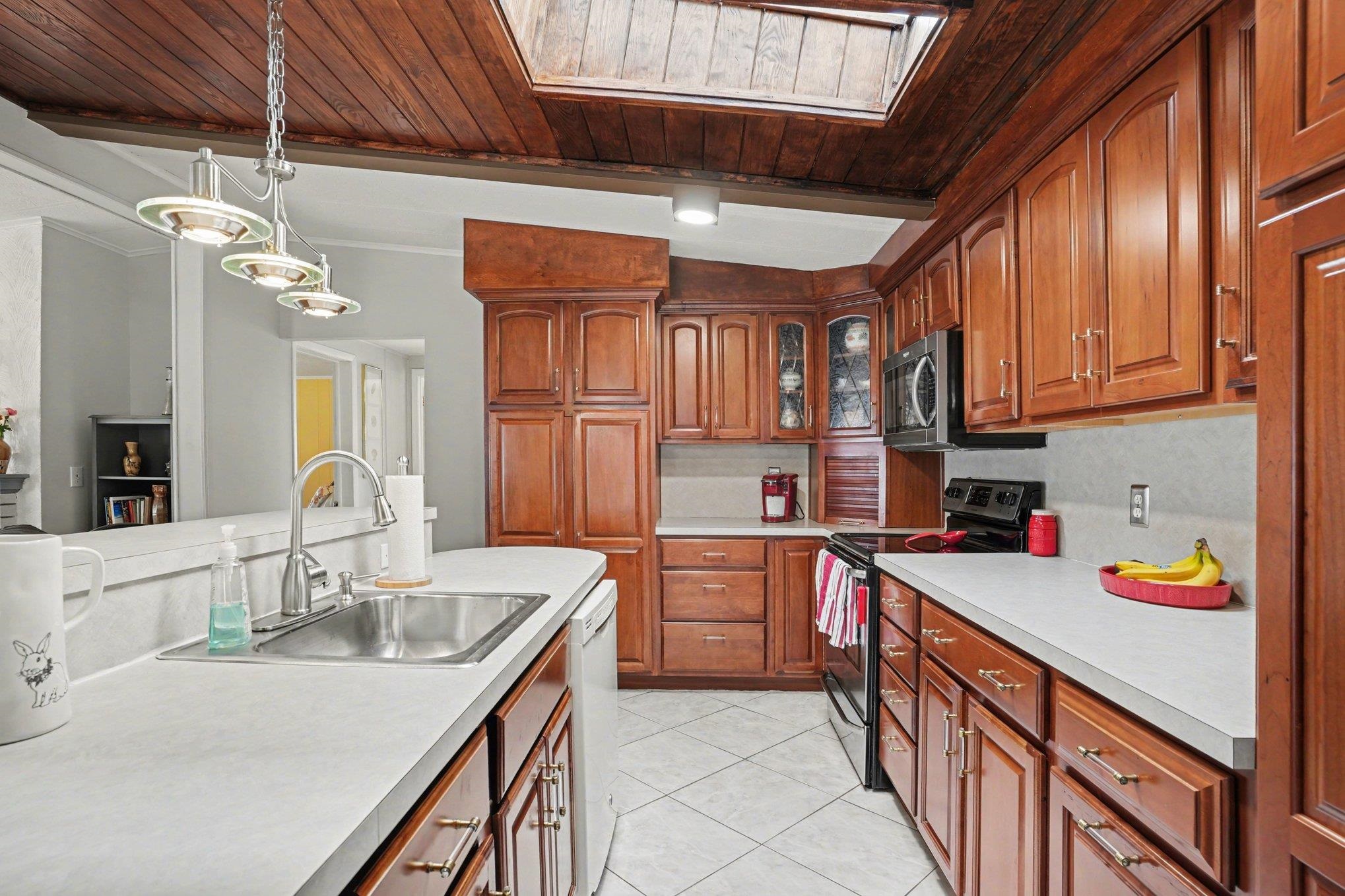 3175 Moonshadow Lane Murrells Inlet, SC 29576 - Photo 9 of 41 Gallery Image 9