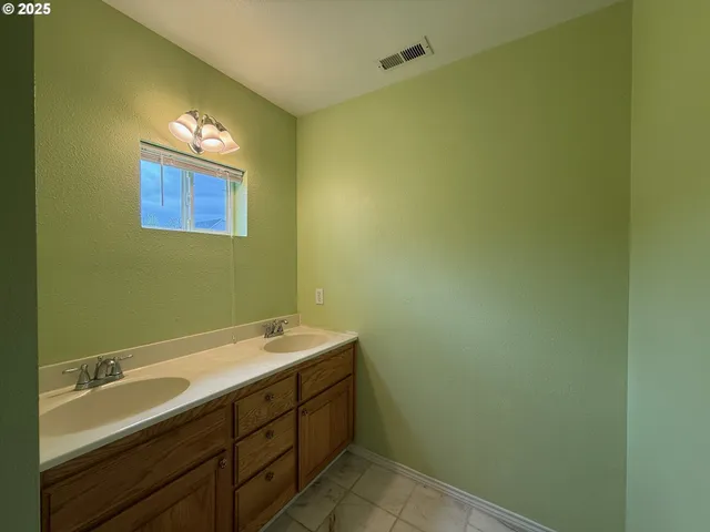 $625,000 | 205 Fair Oaks Road, Oakland, OR 97462