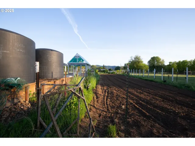 $625,000 | 205 Fair Oaks Road, Oakland, OR 97462