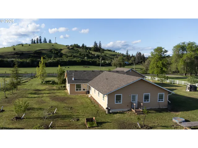 $625,000 | 205 Fair Oaks Road, Oakland, OR 97462