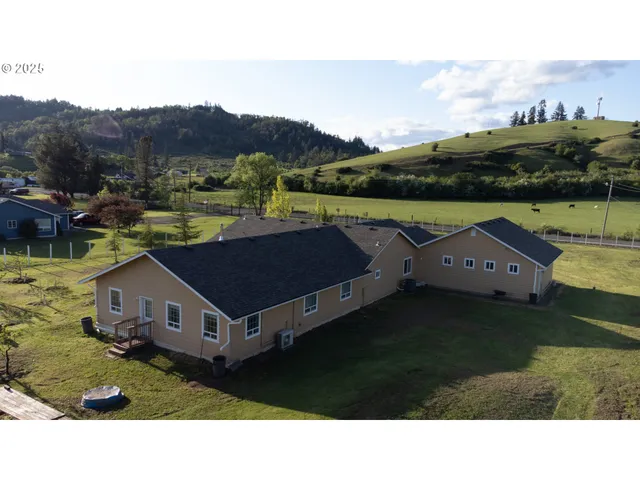 $625,000 | 205 Fair Oaks Road, Oakland, OR 97462
