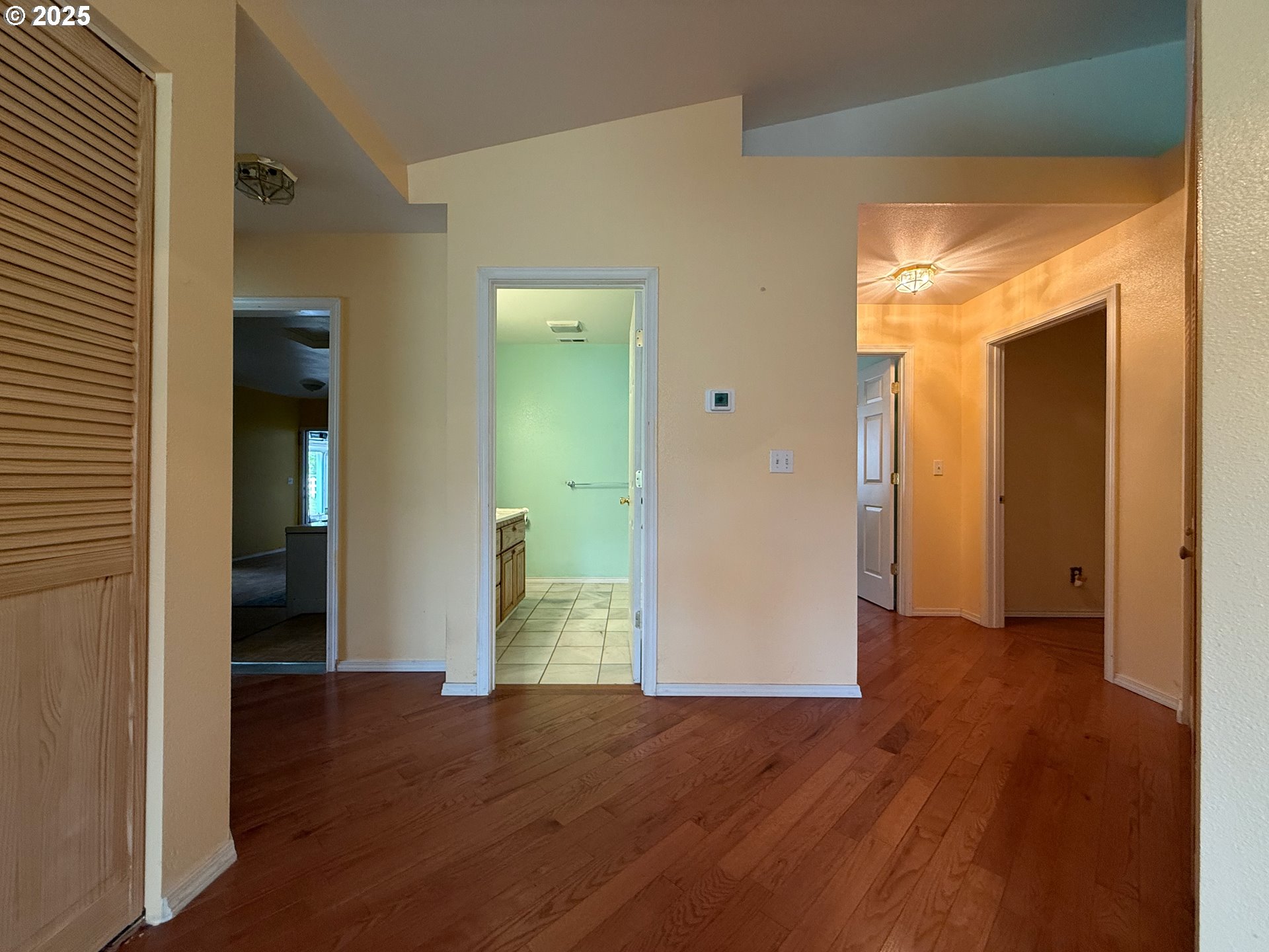 205 Fair Oaks Road Oakland, OR 97462 - Photo 4 of 42 Gallery Image 4