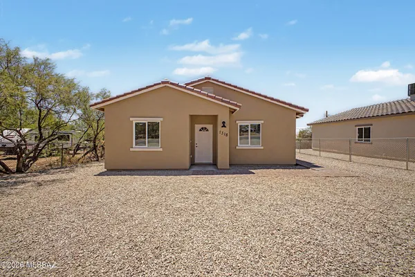 $305,000 | 1318 East Suncrest Drive, Tucson, AZ 85756