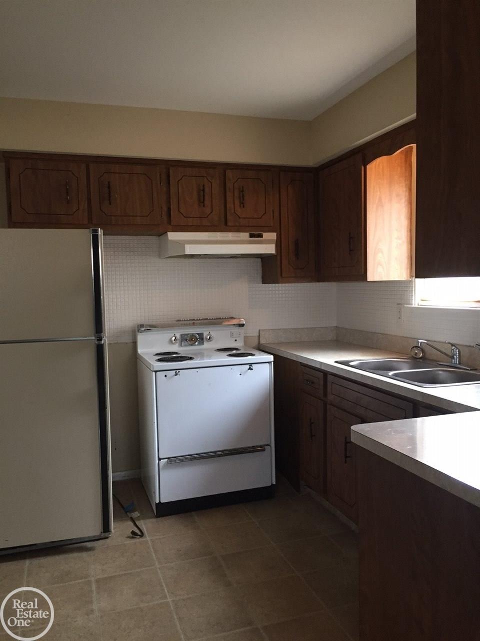 25153 Rubin Road Warren, MI 48089 - Photo 19 of 27 31314472-19.JPG