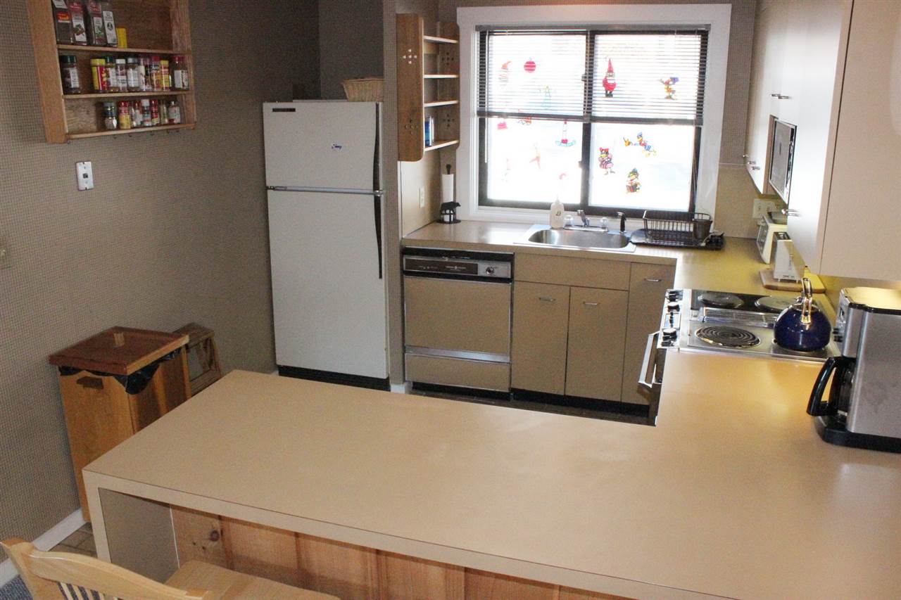 16 Birch Road, Unit 2 Lincoln, NH 03251 - Photo 11 of 40