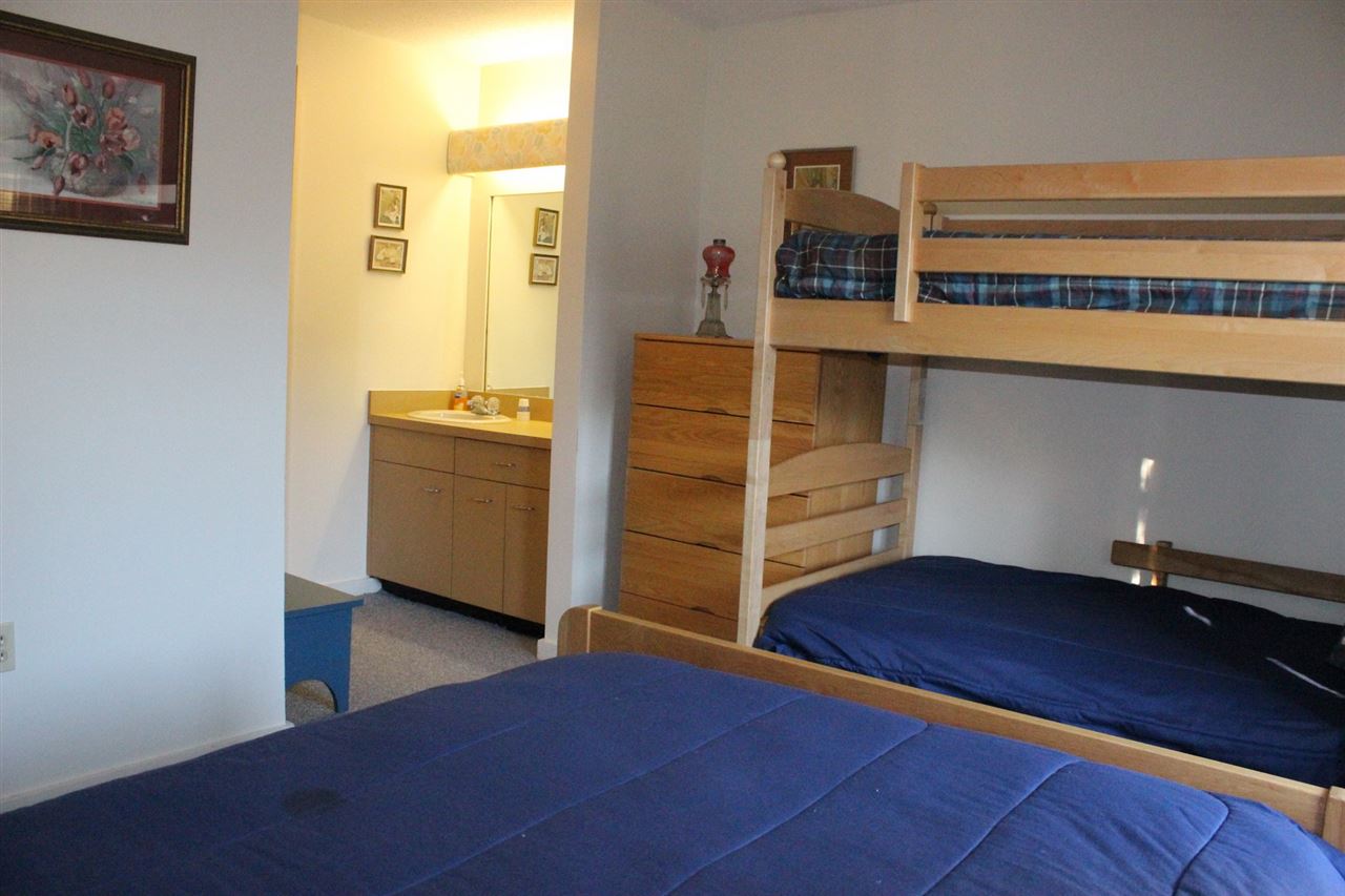 16 Birch Road, Unit 2 Lincoln, NH 03251 - Photo 22 of 40