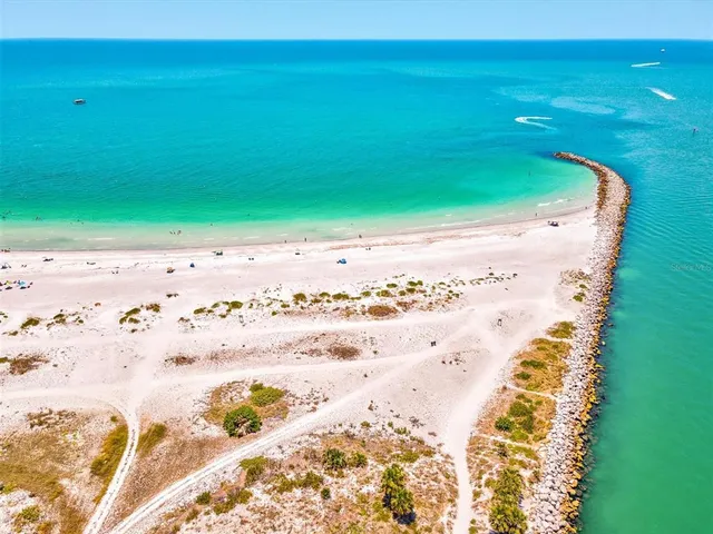 $3,100 | 185 Brightwater Drive, Unit 4, Clearwater Beach, FL 33767