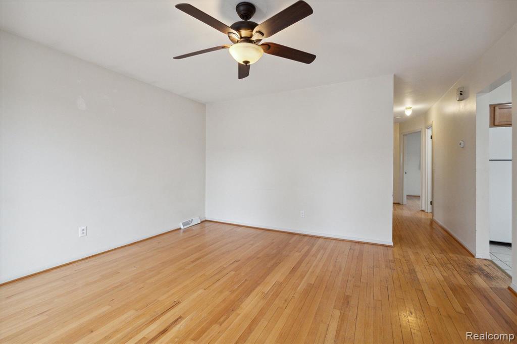 1626 Cambridge Road Berkley, MI 48072 - Photo 7 of 34