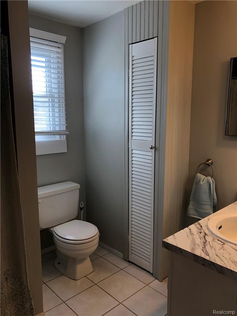 776 South Boulevard West Rochester, MI 48307 - Photo 18 of 23 IMG_0977.jpg