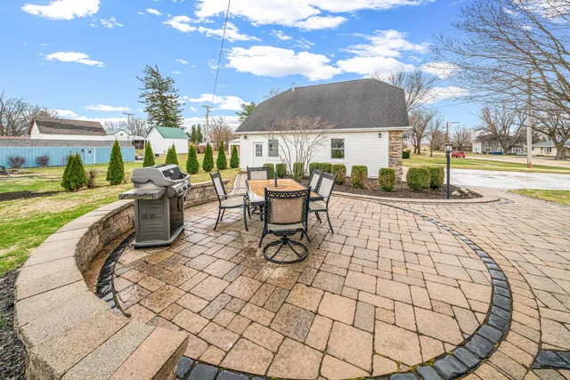 $255,000 | 2513 Woods Street, West Brooklyn, IL 61378