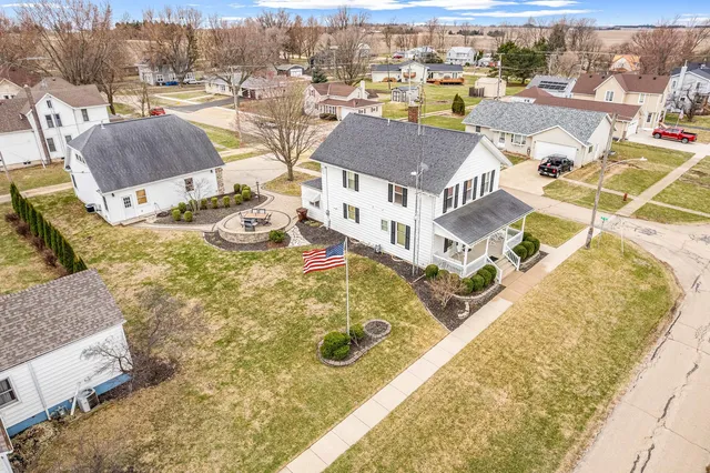 $255,000 | 2513 Woods Street, West Brooklyn, IL 61378