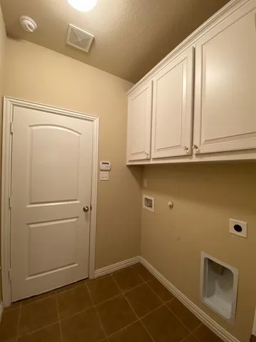 $2,295 | 255 Sherburne Street, Lewisville, TX 75067