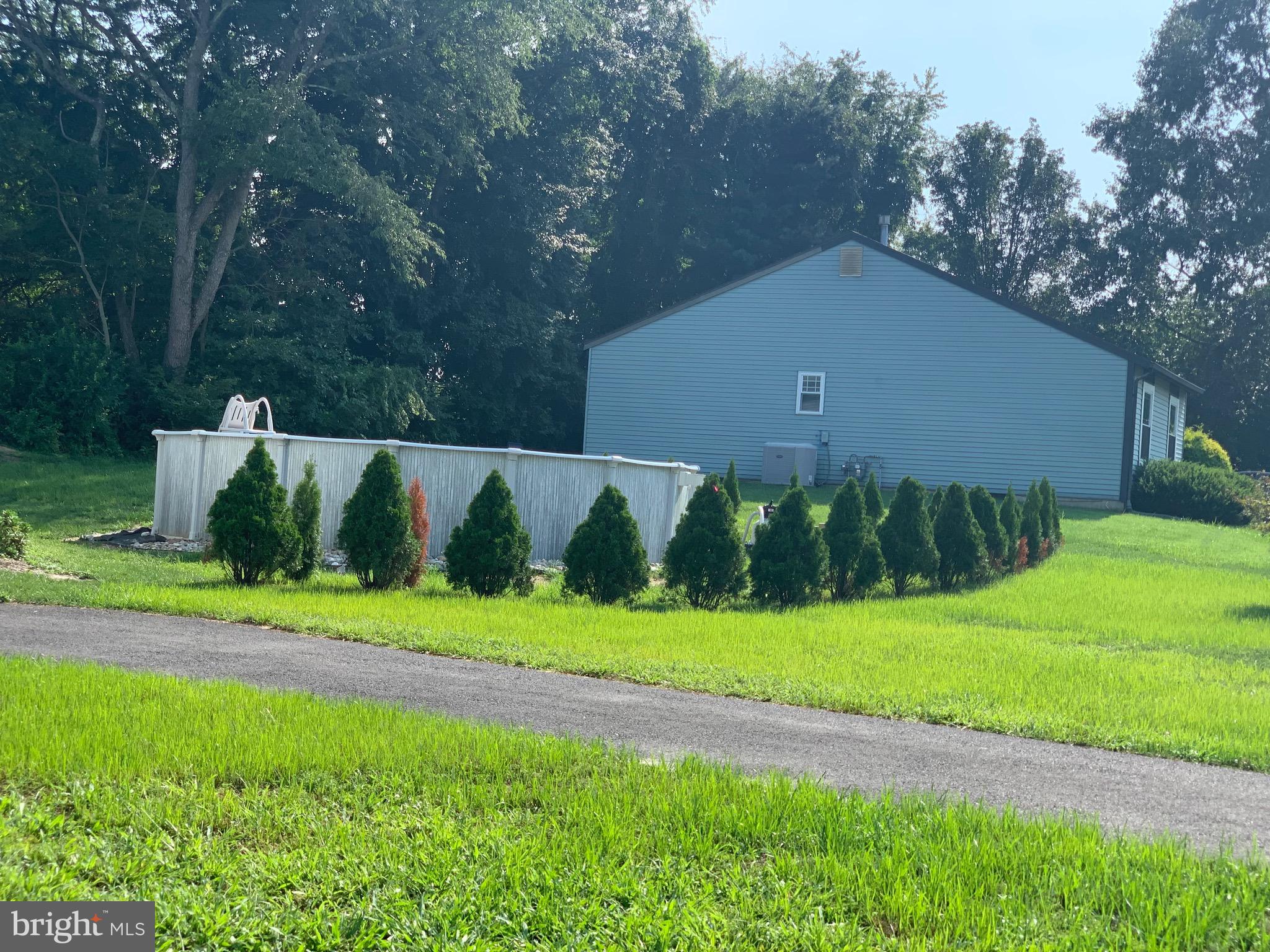 8 Hawthorne Road Sicklerville, NJ 08081 - Photo 4 of 9 Gallery Image 4