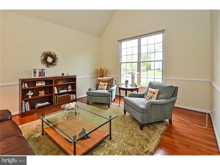 3822 Green Ridge Road Furlong, PA 18925 - Photo 3 of 25 Living Room