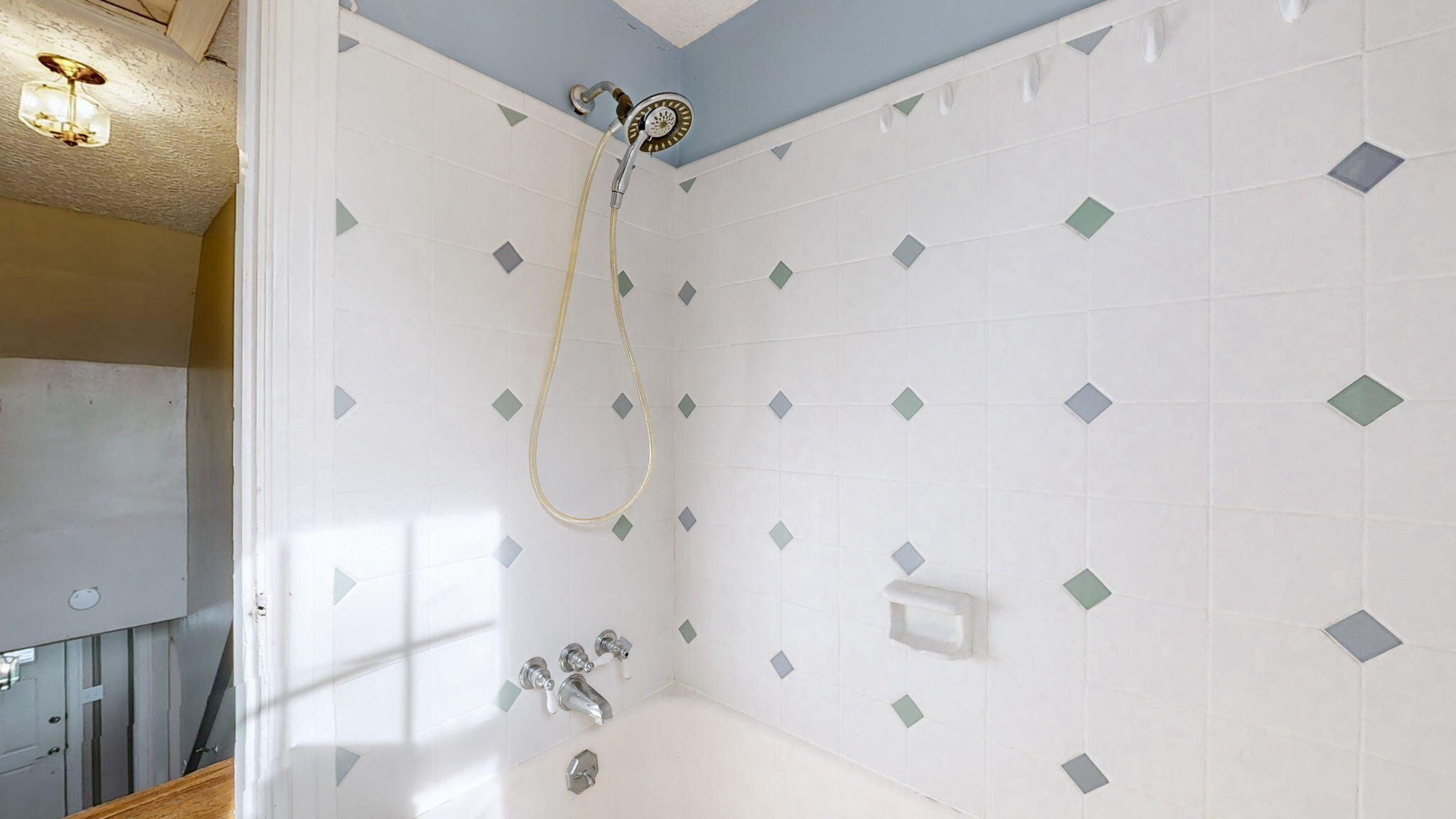 1455 Irvine Road Winchester, KY 40391 - Photo 27 of 54 Second Floor Bathroom