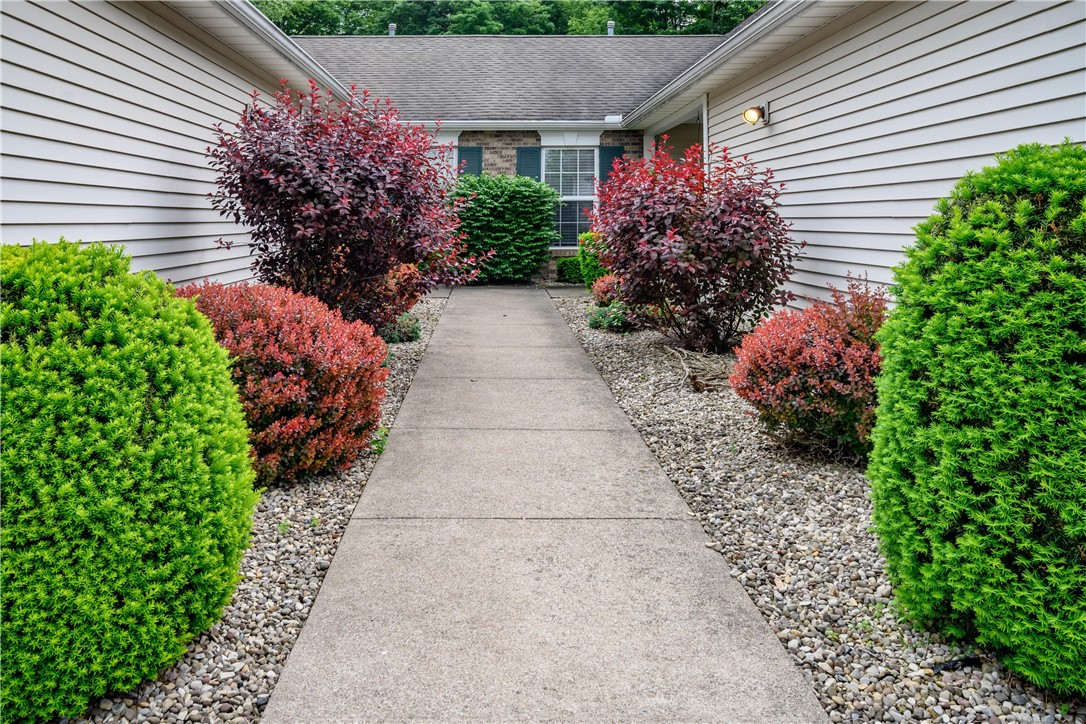 94 Maier Circle Gates, NY 14559 - Photo 2 of 22